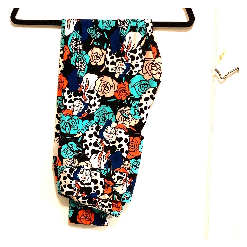 cruella de vil rose leggings